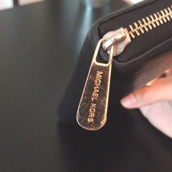 Michael Kors wallet - Picture 5 of 15